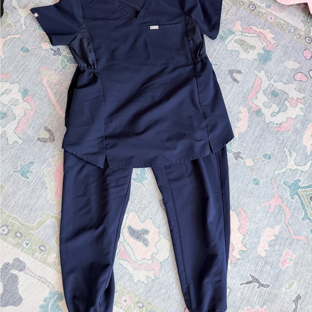 Figs Maternity Women's Navy Jogger Scrub Set
